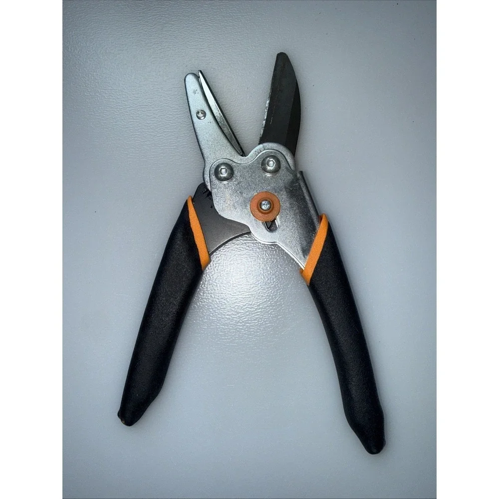 Fiskars Adjustable Anvil Pruning Shears Garden Clippers GroundSteel Blade EA0525